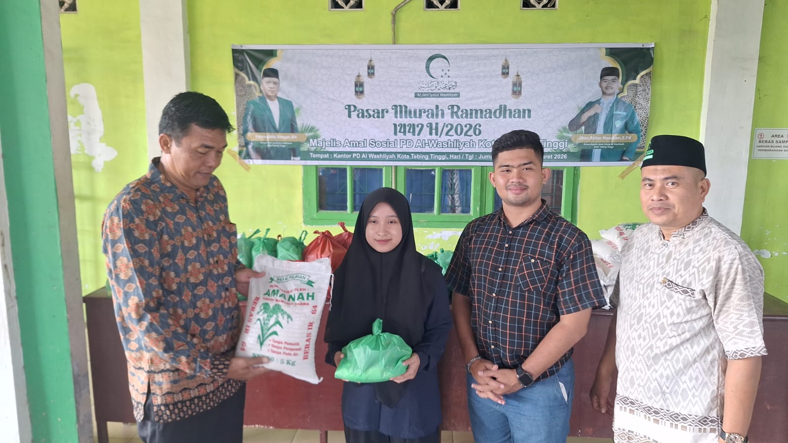 Majelis Amal Sosial, PD Al Washliyah Tebing Tinggi Gelar Pasar Murah Di Pelataran Kantor PD Al Washliyah Tebing Tinggi.