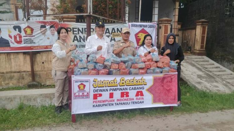 Wujud Kepedulian di Bulan Suci Wakil Bupati Tapteng dan PIRA Bagikan Ratusan Takjil