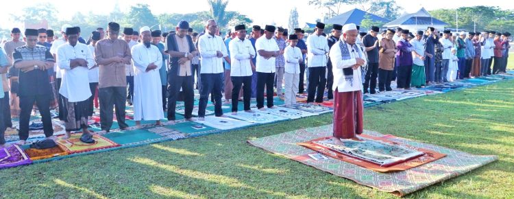 Pemkab Simalungun Gelar Shalat Idul Fitri di Halaman Kantor Bupati