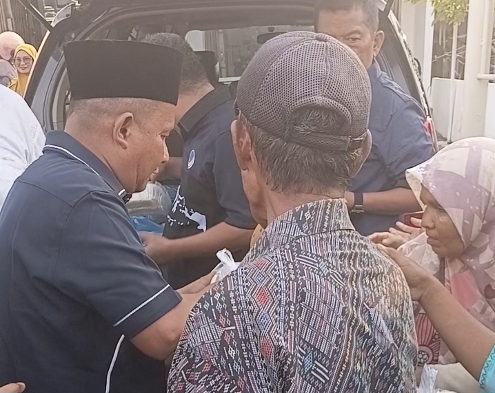 NasDem Tapteng Turun ke Jalan Tebar Kebaikan di Bulan Ramadan