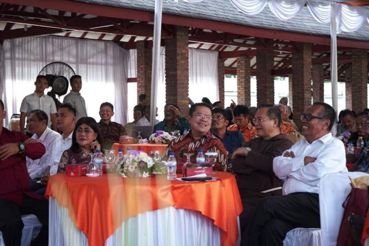 Wali Kota Wesly dan Ny Liswati Ikuti Perayaan Paskah Keluarga Besar Silalahi Raja, Boru, Bere, Ibebere Kota Pematangsiantar