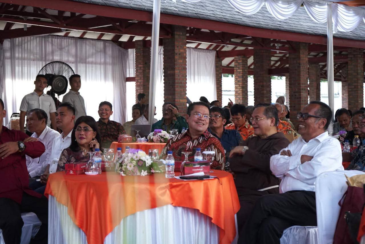 Wali Kota Wesly dan Ny Liswati Ikuti Perayaan Paskah Keluarga Besar Silalahi Raja, Boru, Bere, Ibebere Kota Pematangsiantar