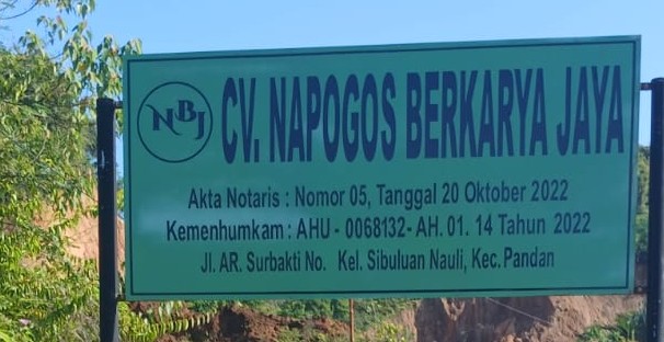 CV Napogos Berkarya Jaya Bantu Warga Tapteng Saat Bencana Salurkan Logistik dan Alat Berat