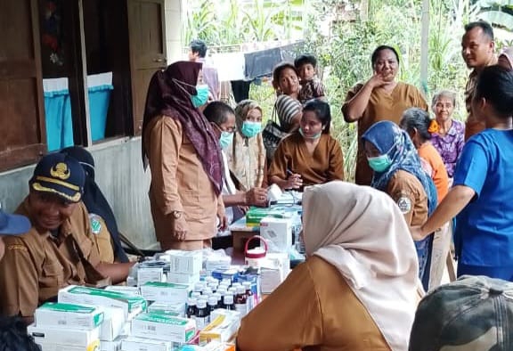 Sekdes Masundung Apresiasi Pemkab Tapteng Warga Antusias Ikut Pengobatan Gratis