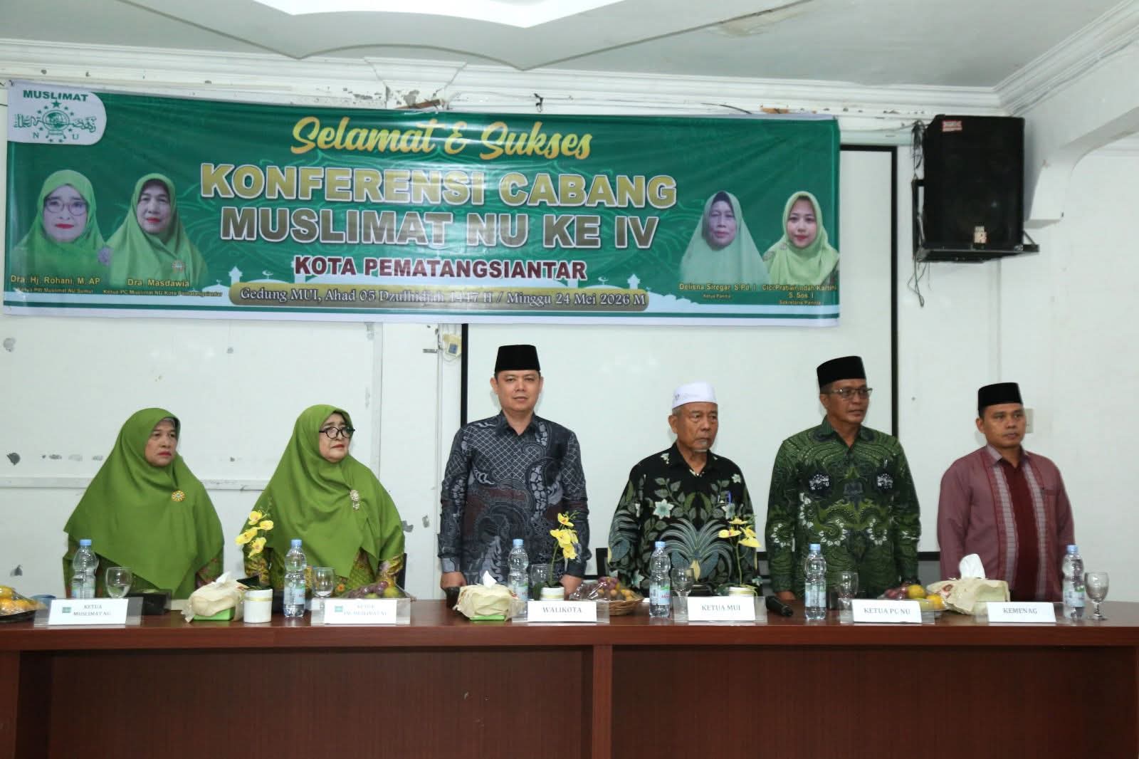 Wali Kota Wesly Diwakili Staf Ahli Hamdani Buka Konfercab IV PC Muslimat NU Pematangsiantar