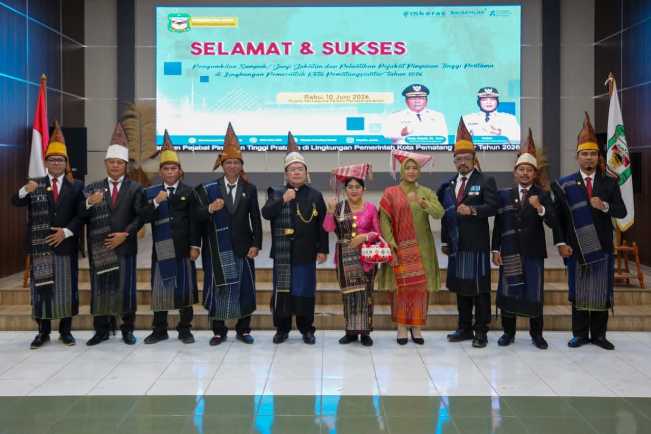Lantik 7 Pejabat Pimpinan Tinggi Pratama, Wali Kota Wesly Tekankan Disiplin dan Semangat Pengabdian