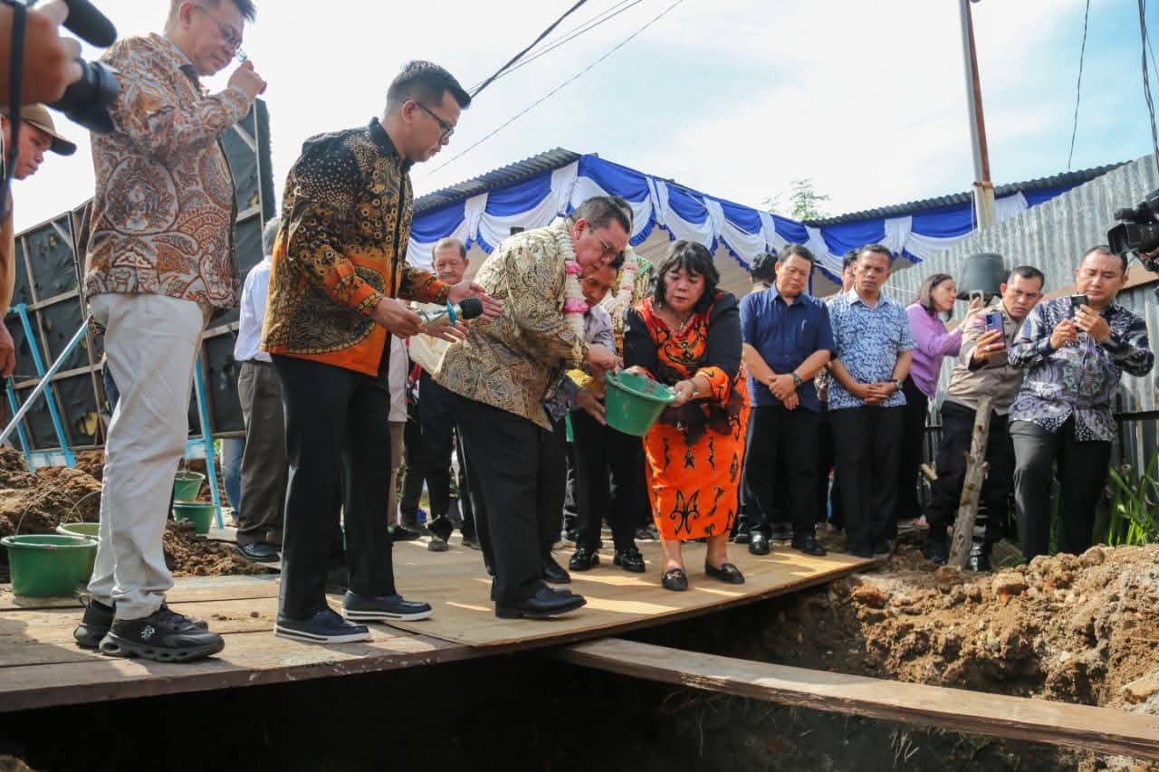 Peletakan Batu Pertama Pembangunan GBI Jalan Danau Tondano, Wali Kota Wesly Beri Bantuan Pribadi Semen 500 Sak