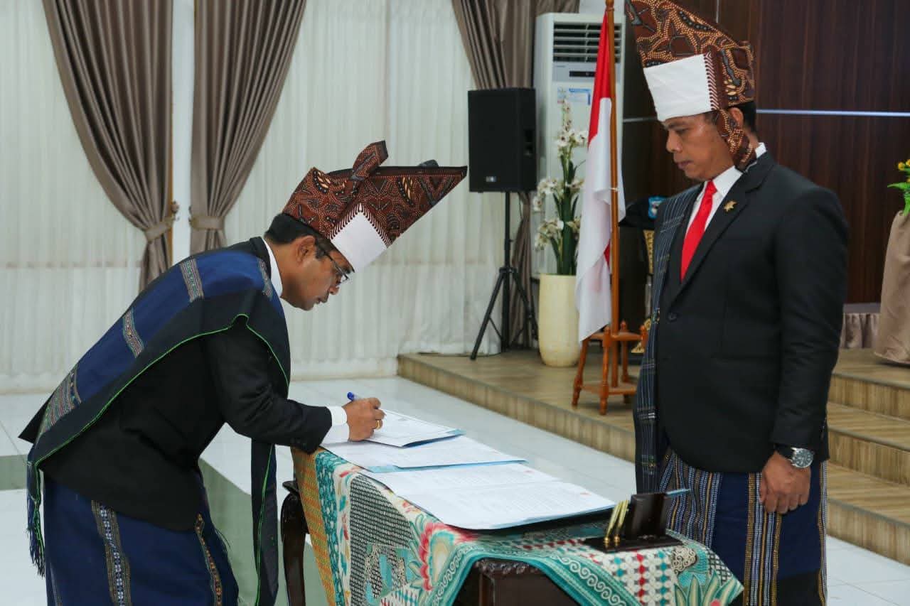 Sekda Junaedi Lantik Kadisdukcapil Siantar dan Pejabat Fungsional