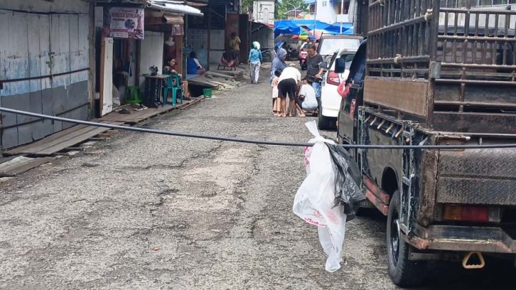 Kabel FO Melintang dan Menjuntai Keselamatan Warga Sibolga Dipertaruhkan