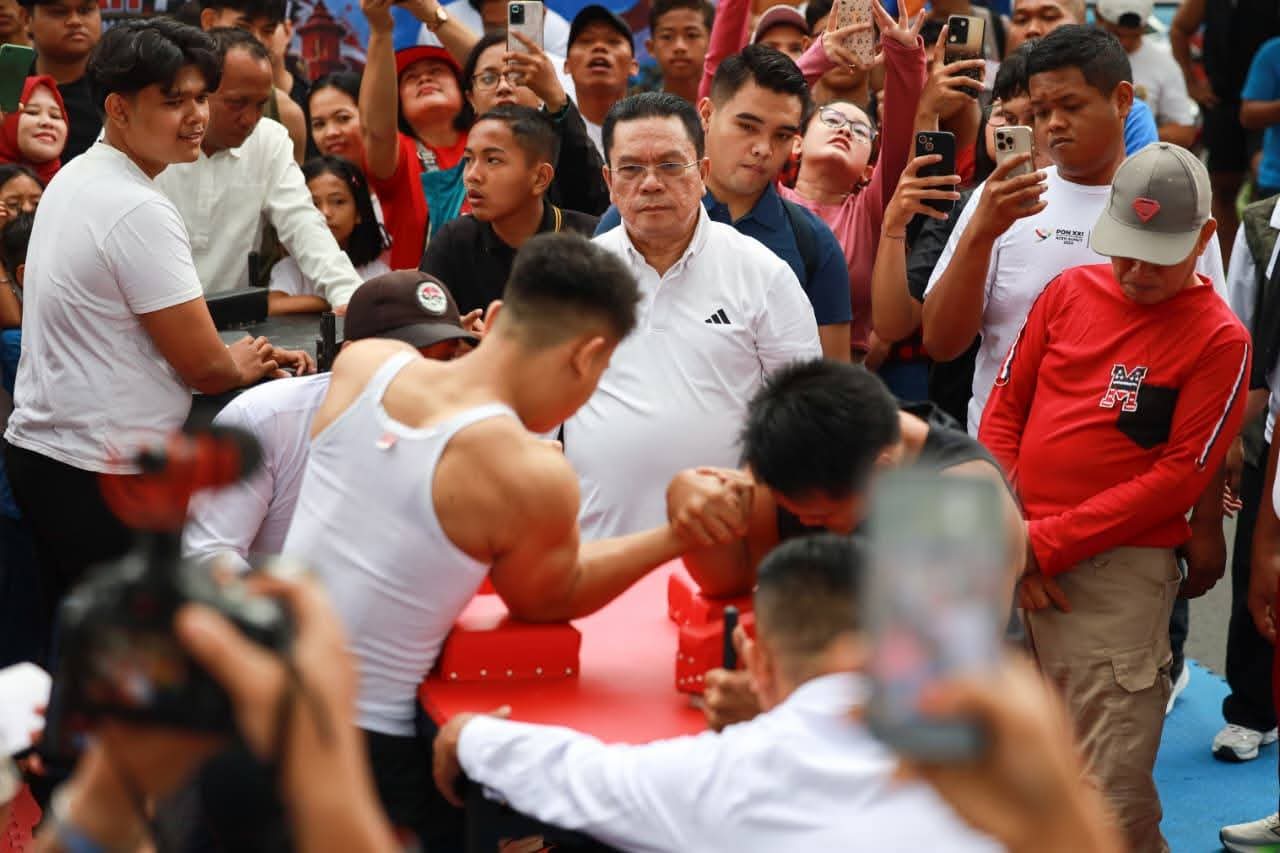 Wali Kota Wesly dan Ketua TP PKK Ny Liswati Hadiri CFD Rangkaian Peringatan HUT ke-81 Kemerdekaan RI