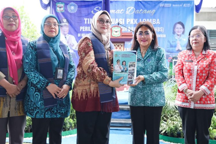 Ketua TP PKK Ny Liswati Sambut Tim Evaluasi Lomba PHBS Tingkat Sumut di Kelurahan Pematang Marihat
