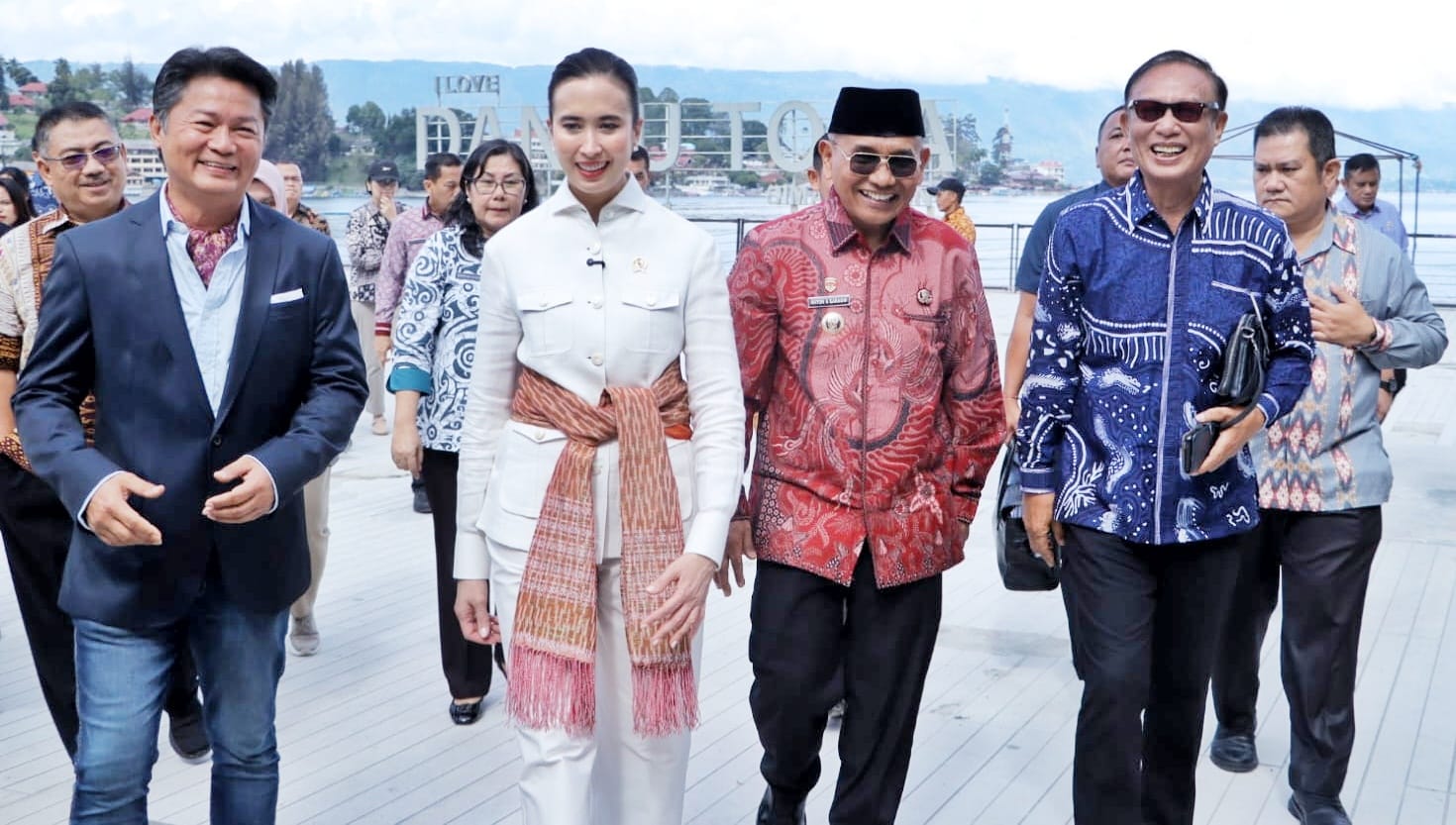 Menteri Pariwisata RI Kunjungi Simalungun, Dorong Percepatan Pengembangan Destinasi Parapat Danau Toba
