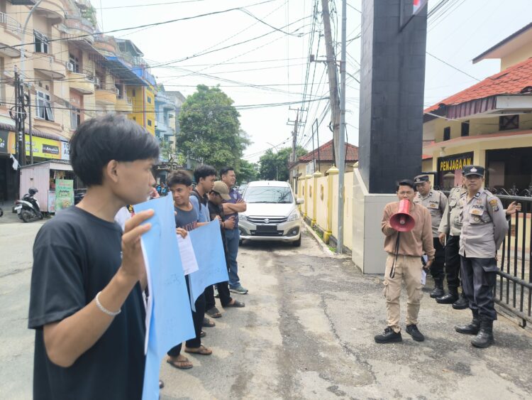 Baru Menjabat Sebagai Kapolres Tebing Tinggi AKBP Hotmartua Ambarita, di Demo mahasiswa