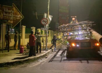 Pemko Pematangsiantar Bongkar Bangunan Reklame Tak Berizin di Jalan Sutomo Sudut Taman Makam Pahlawan