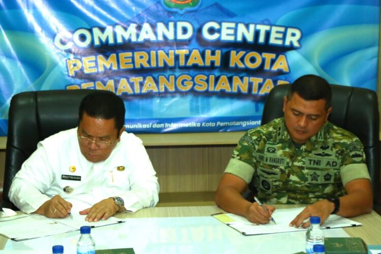 Wali Kota Wesly dan Dandim 0207/Simalungun Tandatangani Nota Kesepakatan Kerja Sama Operasionalisasi Karya Bhakti TNI