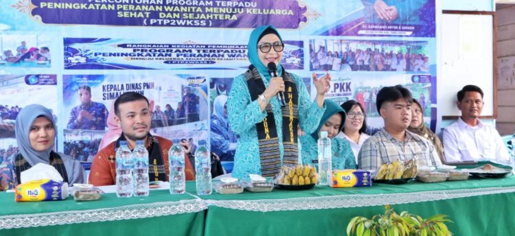Ketua TP PKK Simalungun Sambut Hangat Tim Evaluasi Nagori Percontohan PTP2WKSS Provinsi Sumatera Utara