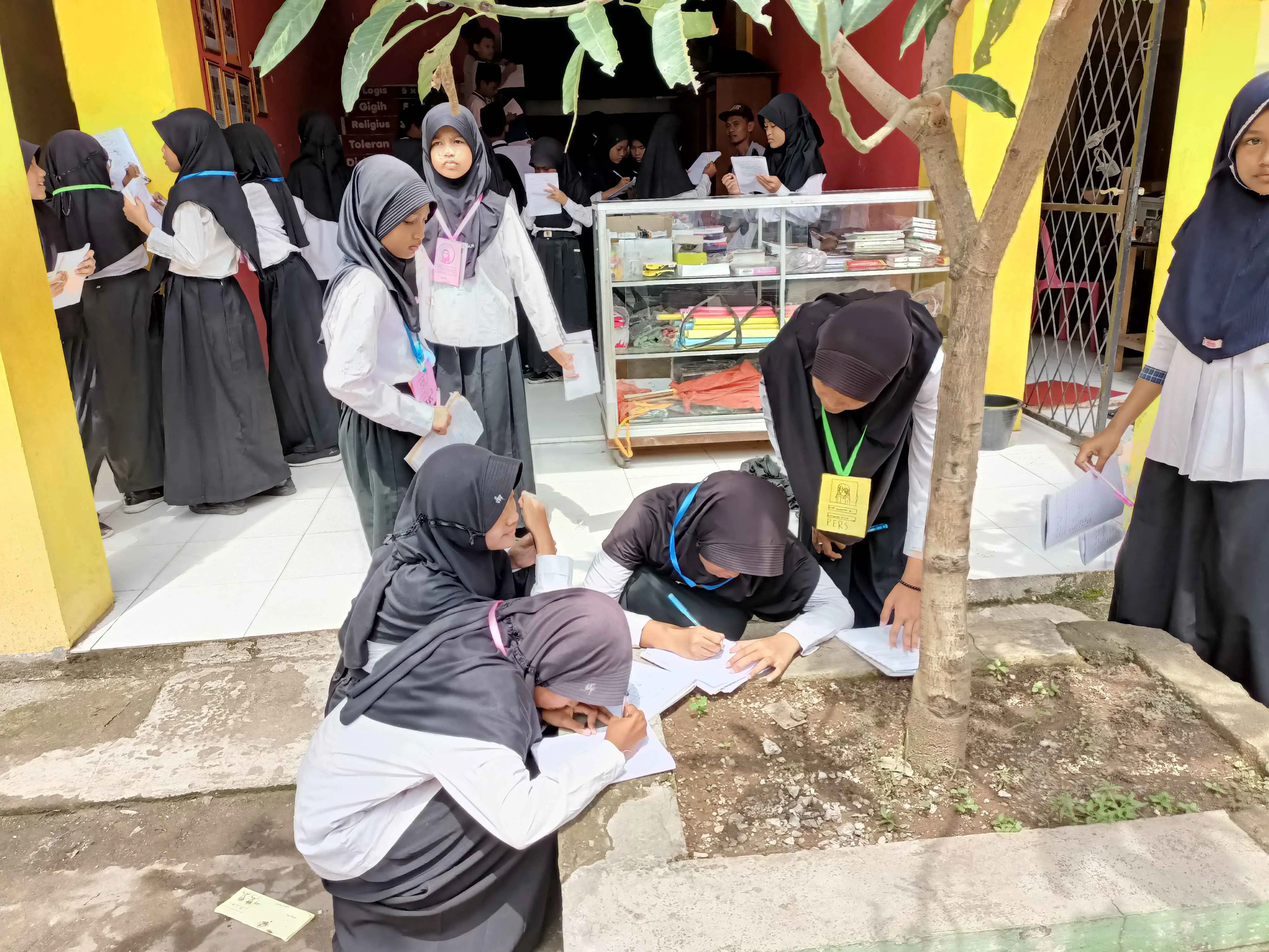 Wawancara untuk mengetahui sumber air di sekolah