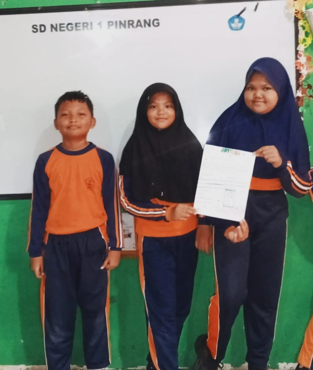 Masalah air di lingkungan sekolah  bersama teman kelompok nur Hisba Muh Aufa   dan Syafira