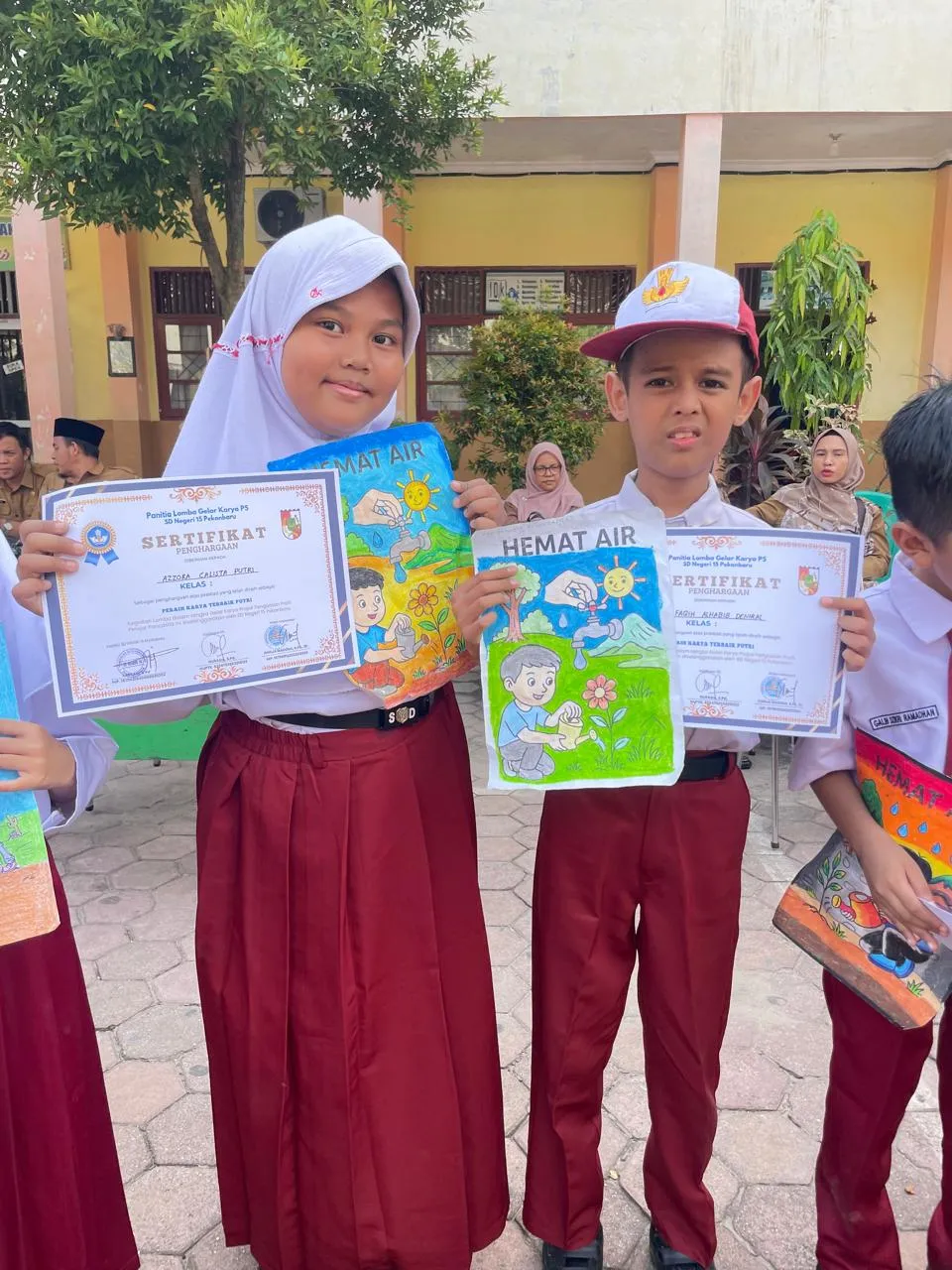 MARI CINTAI AIR DISEKITARMU