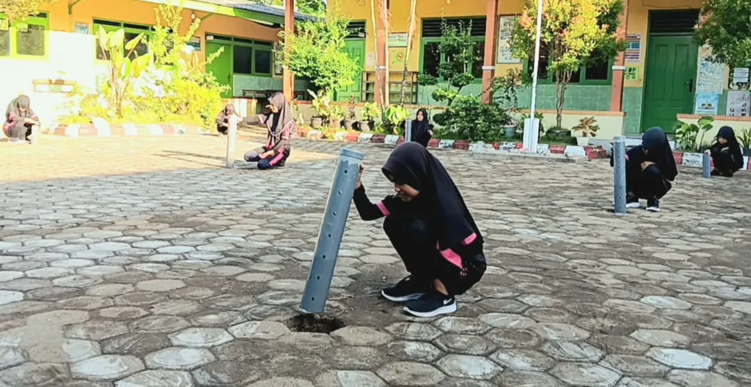 Dari Genangan menuju Ketahanan Air: Biopori Solusi Mengatasi Banjir di Sekolahku