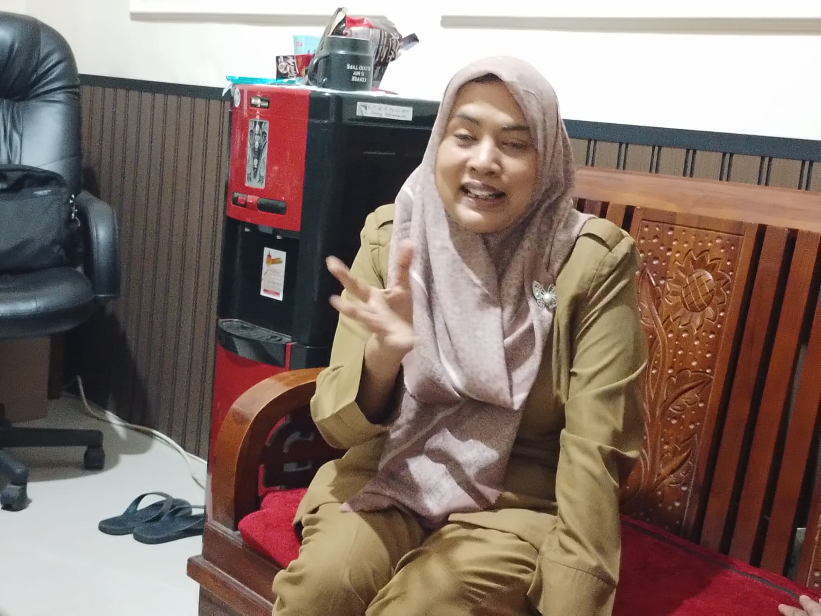 catatan-didin-maninggara-seperempat-abad-dwi-rahayu-meniti-karir-asn-di-pemkab-sumbawa