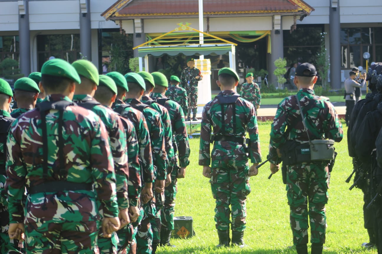 dandim-sumbawa-pimpin-apel-gelar-pasukan-pengamanan-vvip-jelang-kunker-presiden-kamis-besok