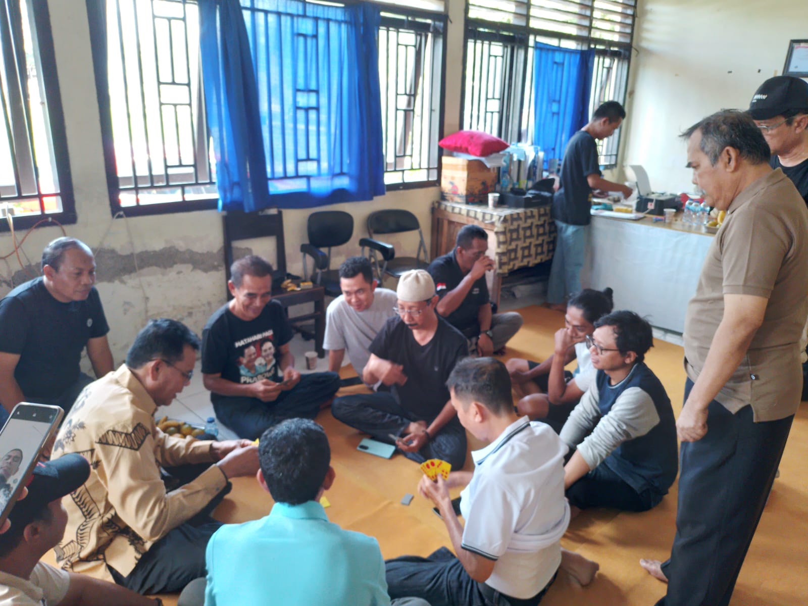 eksebisi-domino-pwi-sumbawa-bupati-h-jarot-kalahkan-atlet-porwanas