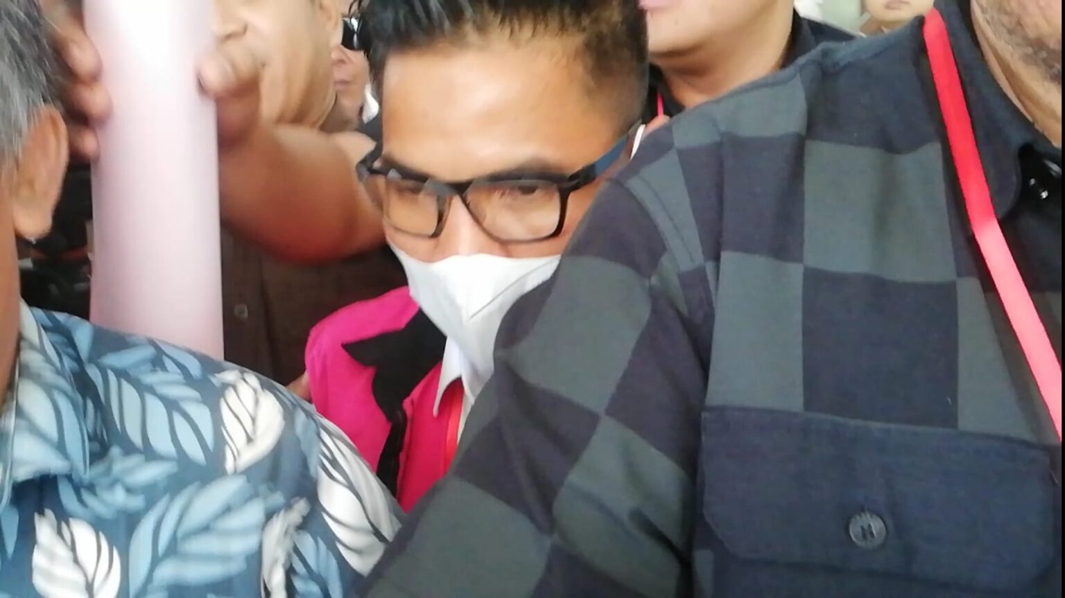 jadi-tersangka-ke-3-politisi-golkar-hamdan-kasim-ditahan-dalam-kasus-dana-siluman-pokir-dprd-ntb