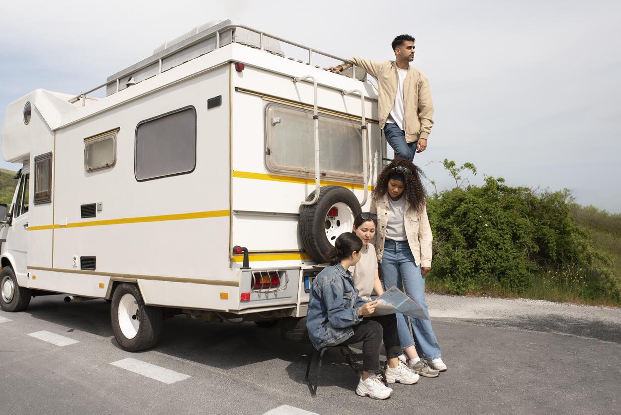 5 Destinasi Terbaik Traveling dengan RV atau Camper Van