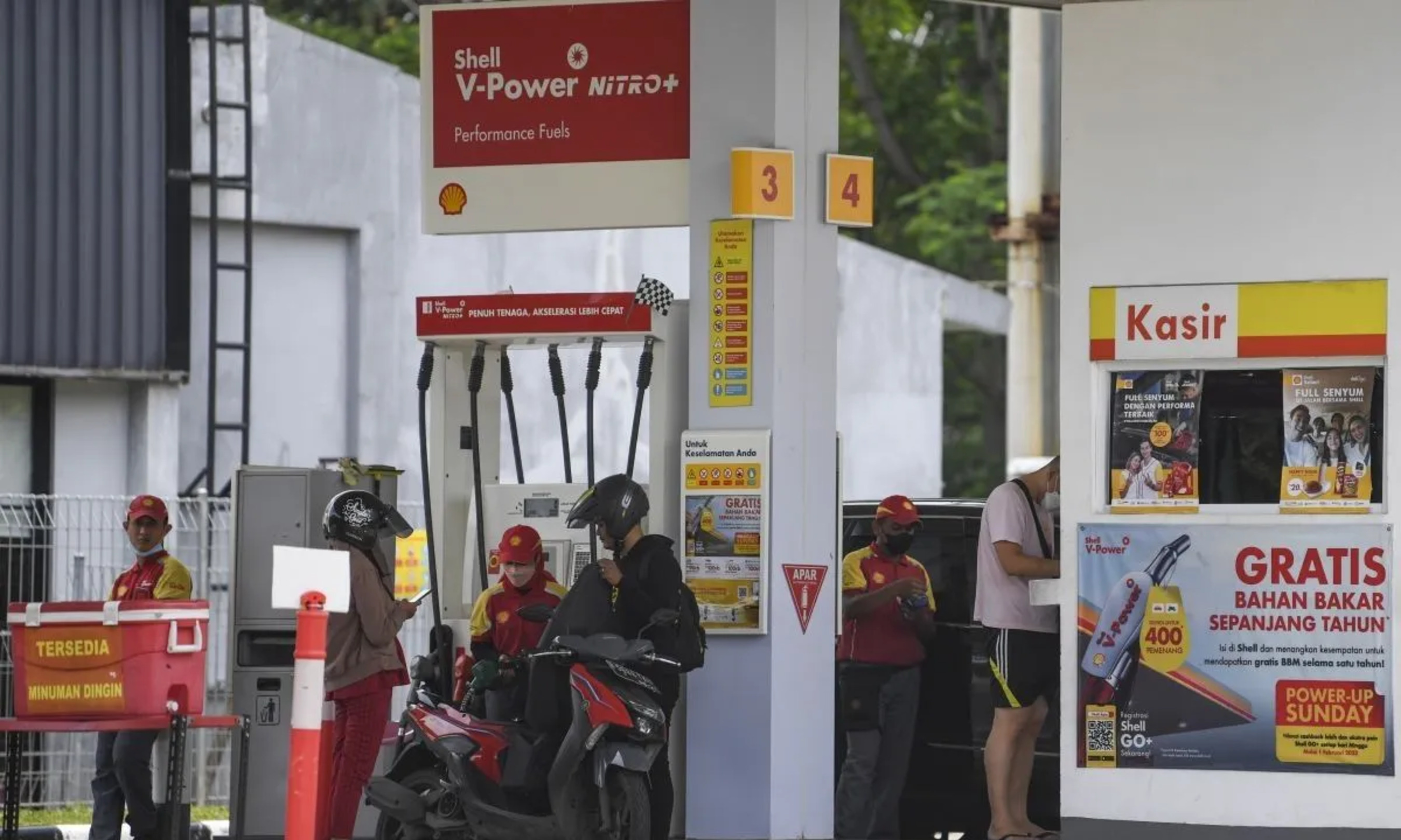 Kabar Baik untuk Pengguna Kendaraan! Harga BBM Shell dan Pertamina Turun Drastis Mulai 1 Mei 2025, Berikut Rinciannya