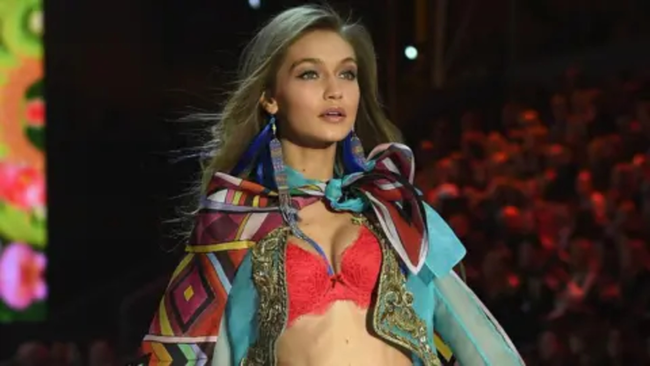 Fans Zayn Malik Dilarang Sedih, Gigi Hadid Resmi Ungkap Hubungan dengan Bradley Cooper Lewat Foto Mesra di Ulang Tahun ke-30
