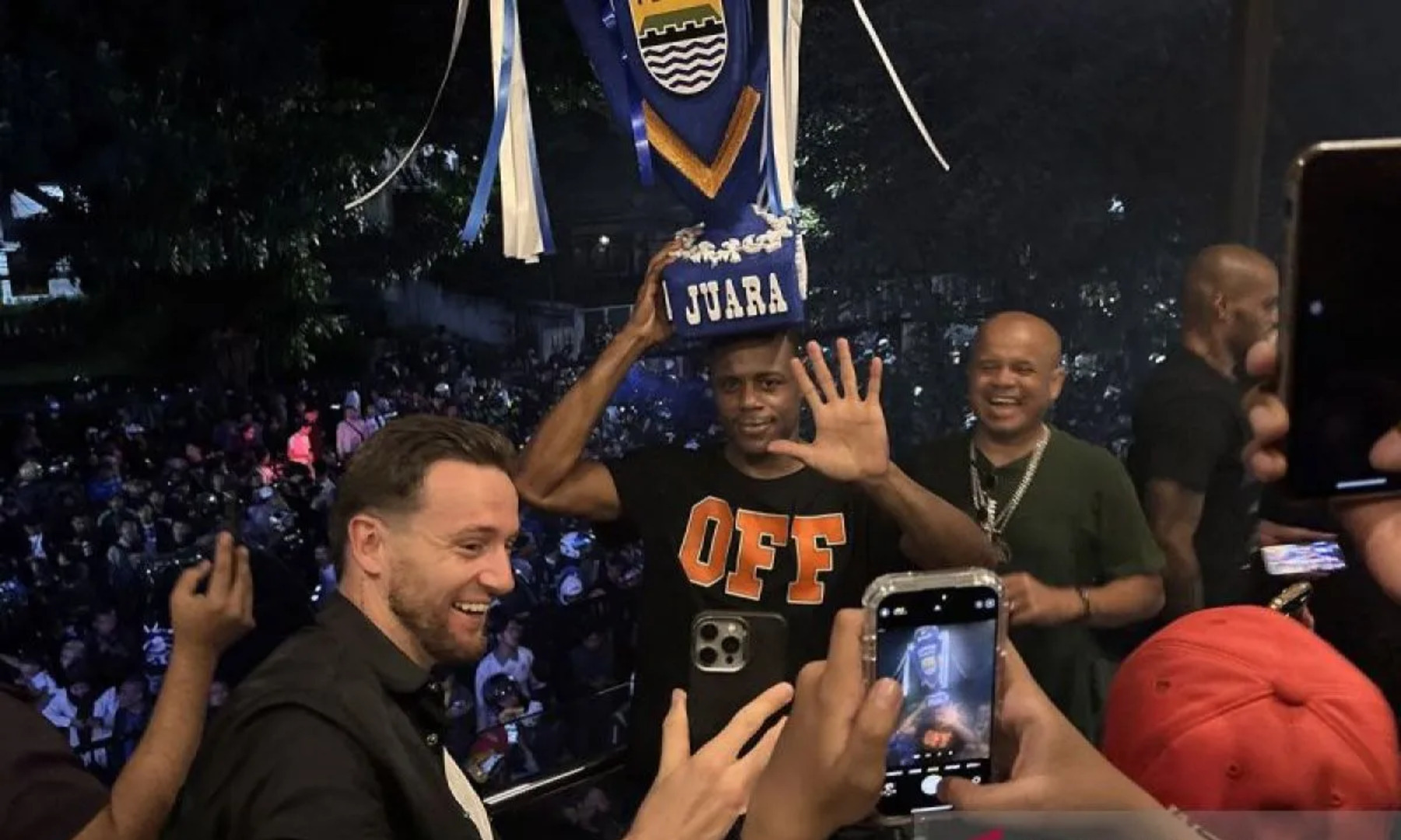 Ketum PSSI Ucapkan Selamat kepada Persib Bandung Atas Capaian dalam Menjadi Juara Liga 1 2024/2025