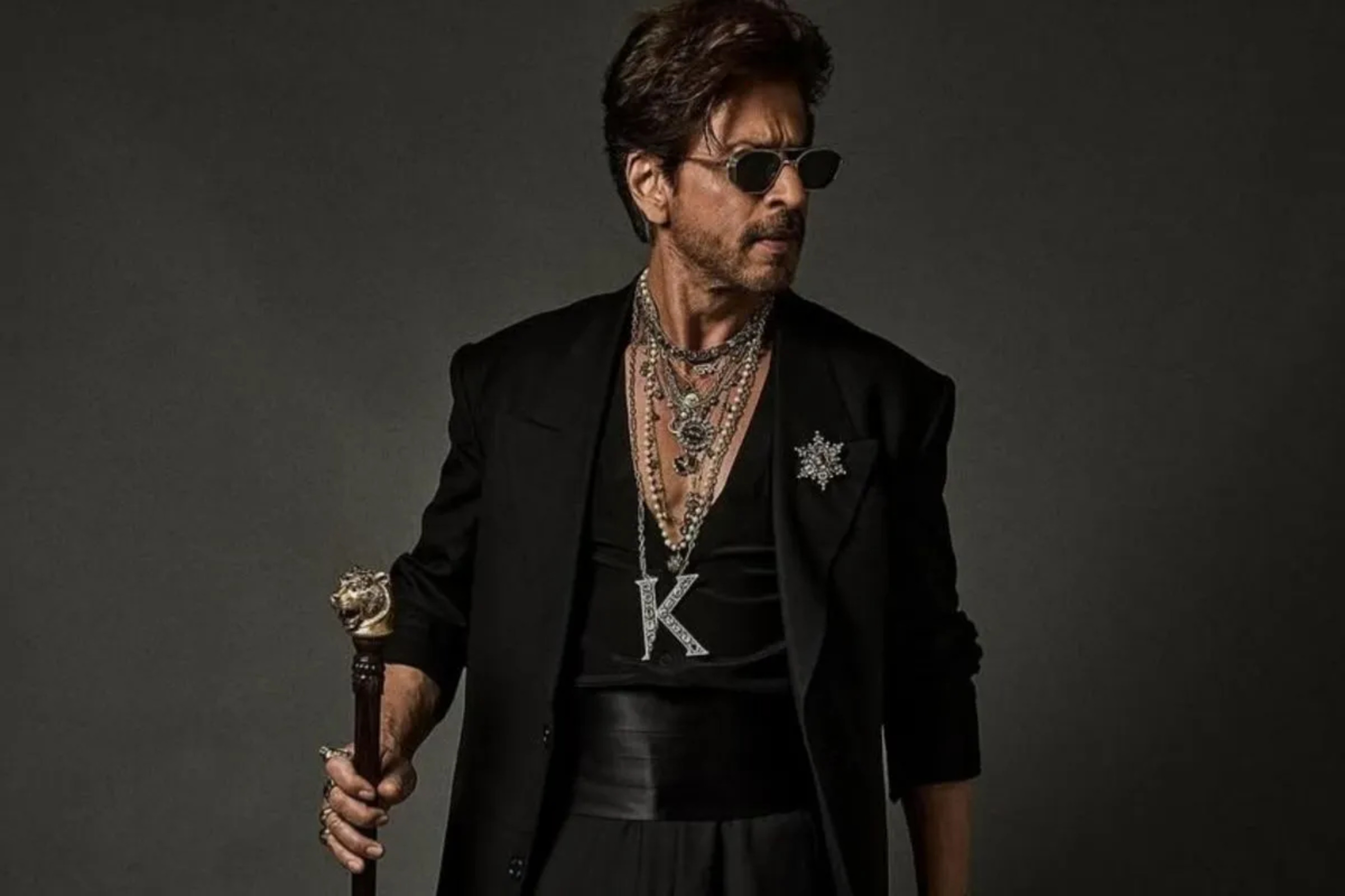 Shah Rukh Khan Tampil Perdana di Met Gala 2025, Penampilannya Bikin Anak-Anaknya Bilang 'Wow'