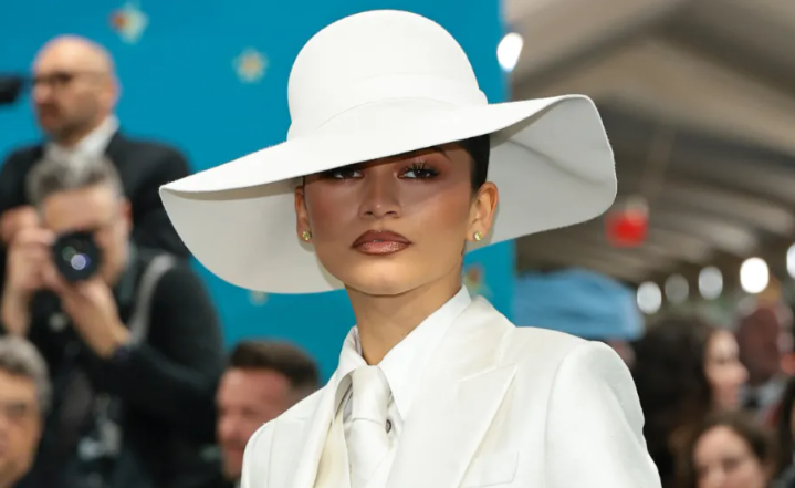 Zendaya Pamer Cincin Tunangan dari Tom Holland di Red Carpet! Tampangnya Bikin Salfok Gen!