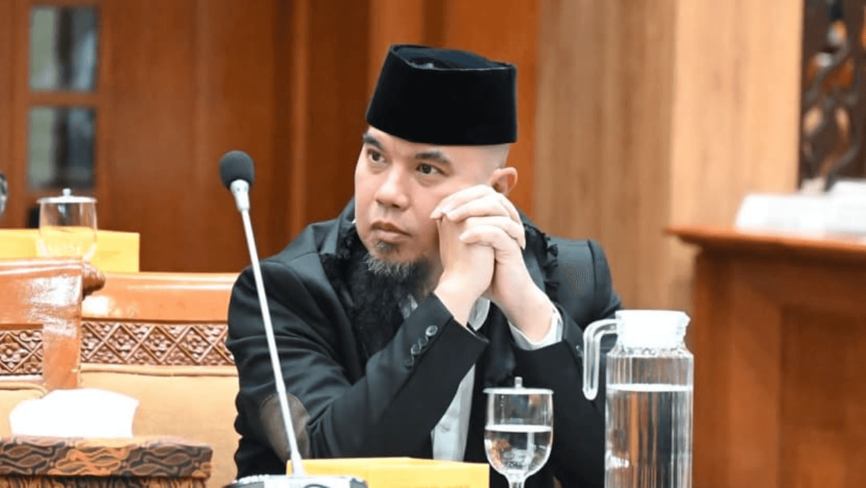Salah Ucap Soal Marga, Ahmad Dhani Resmi Minta Maaf ke Rayen Pono