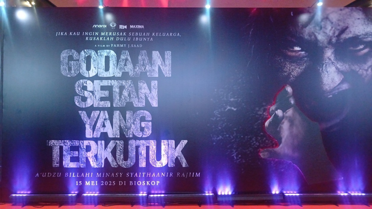 Bukan Film Horor Biasa, ‘Godaan Setan yang Terkutuk’ Tawarkan Teror Emosional Lewat Masalah Keluarga