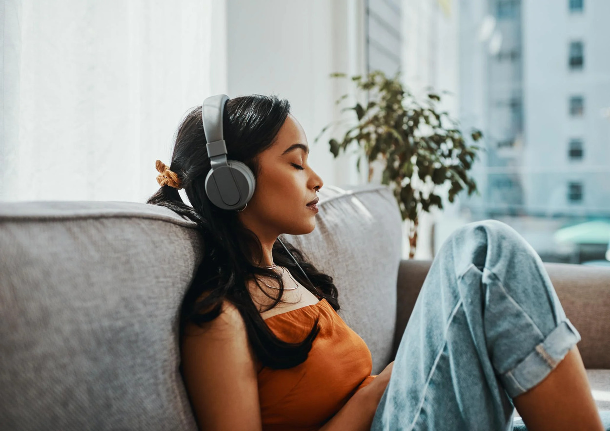10 Lagu Galau 2025, Siap Menemanimu di Kesunyian dan Kesedihan