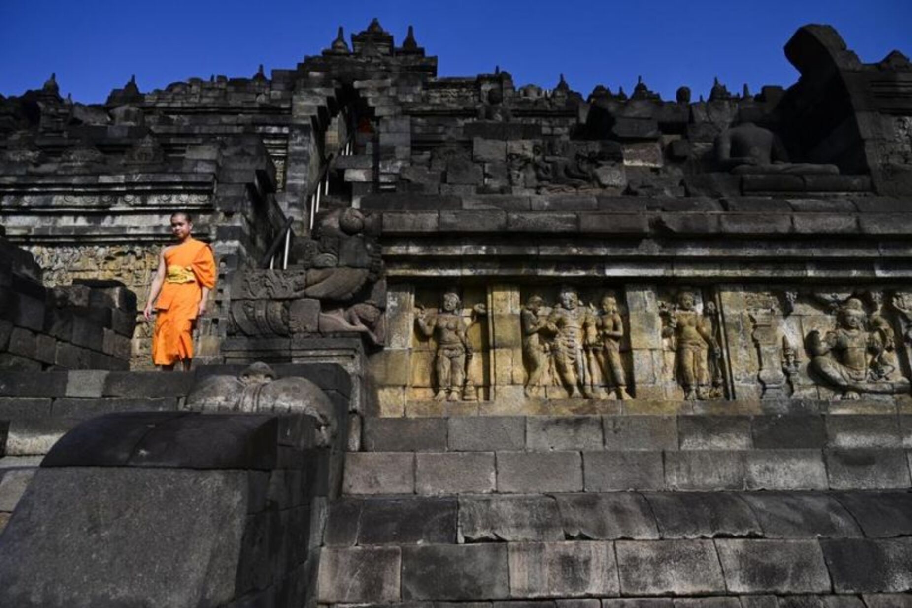 Borobudur Jadi Pusat Dunia! Ribuan Umat Buddha Siap Padati Candi Tertua di Hari Waisak 2025