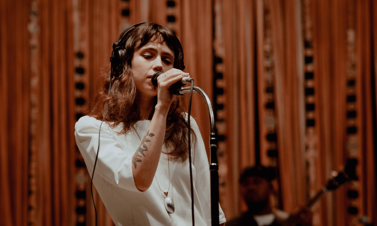 Clairo Batal Tampil di Primavera Sound 2025