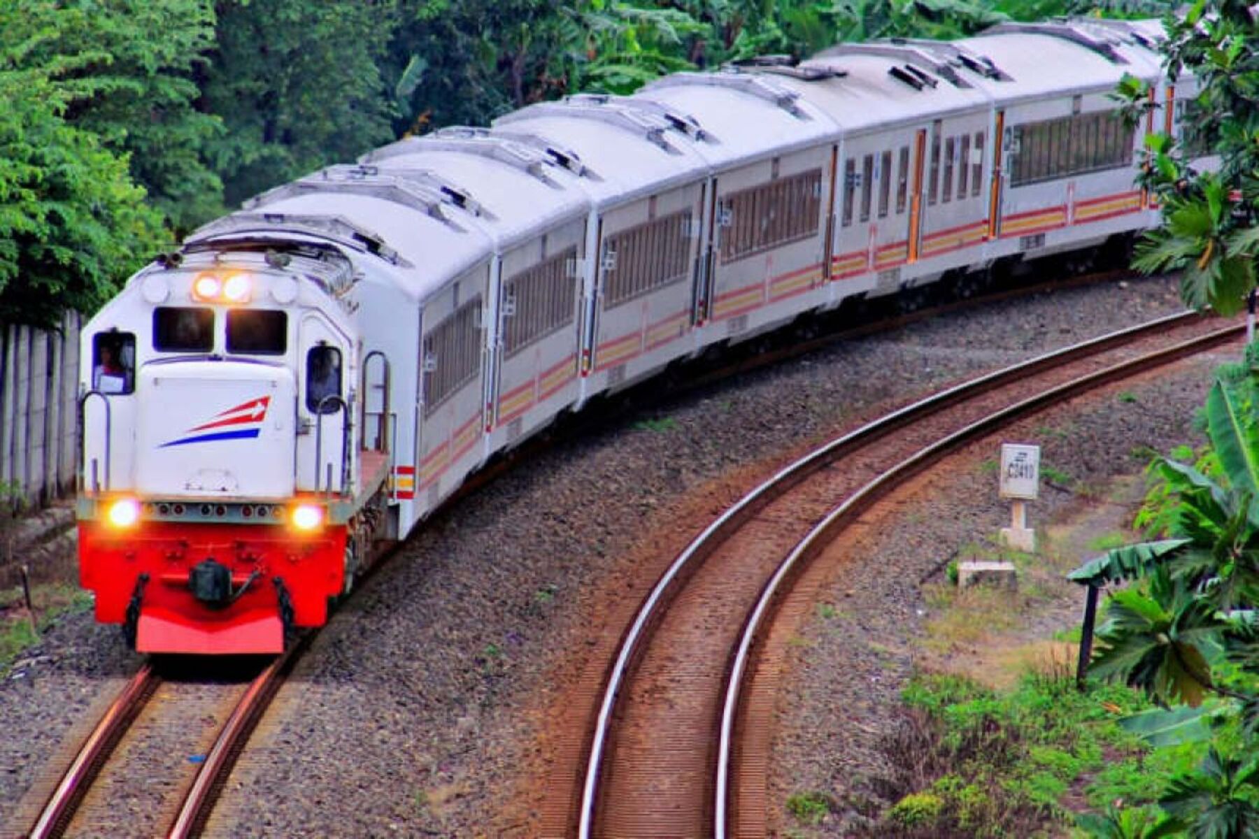 Libur Panjang Waisak, KAI Divre I Sumut Laku Keras, Angkut 16.548 Penumpang dalam Dua Hari