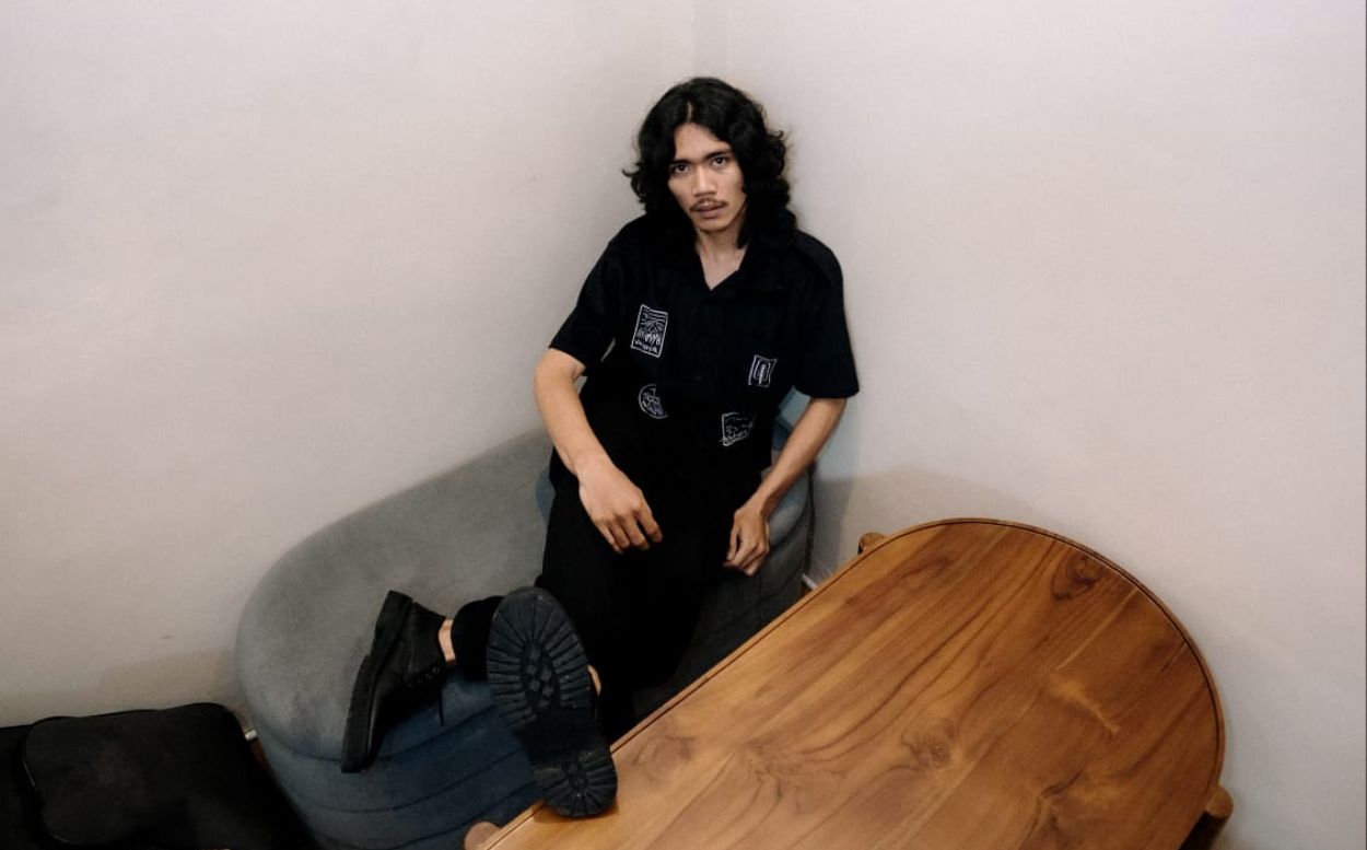 Musisi Folk AMIS Lepas Single Bertajuk 'Local Wisdumb', Digadang Jadi Penerus Iwan Fals
