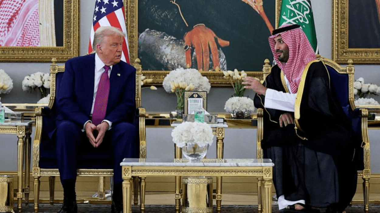 AS dan Saudi Tekan Kesepakatan Senjata Senilai Ratusan Miliar Dolar, Trump Bertemu Pemimpin Suriah