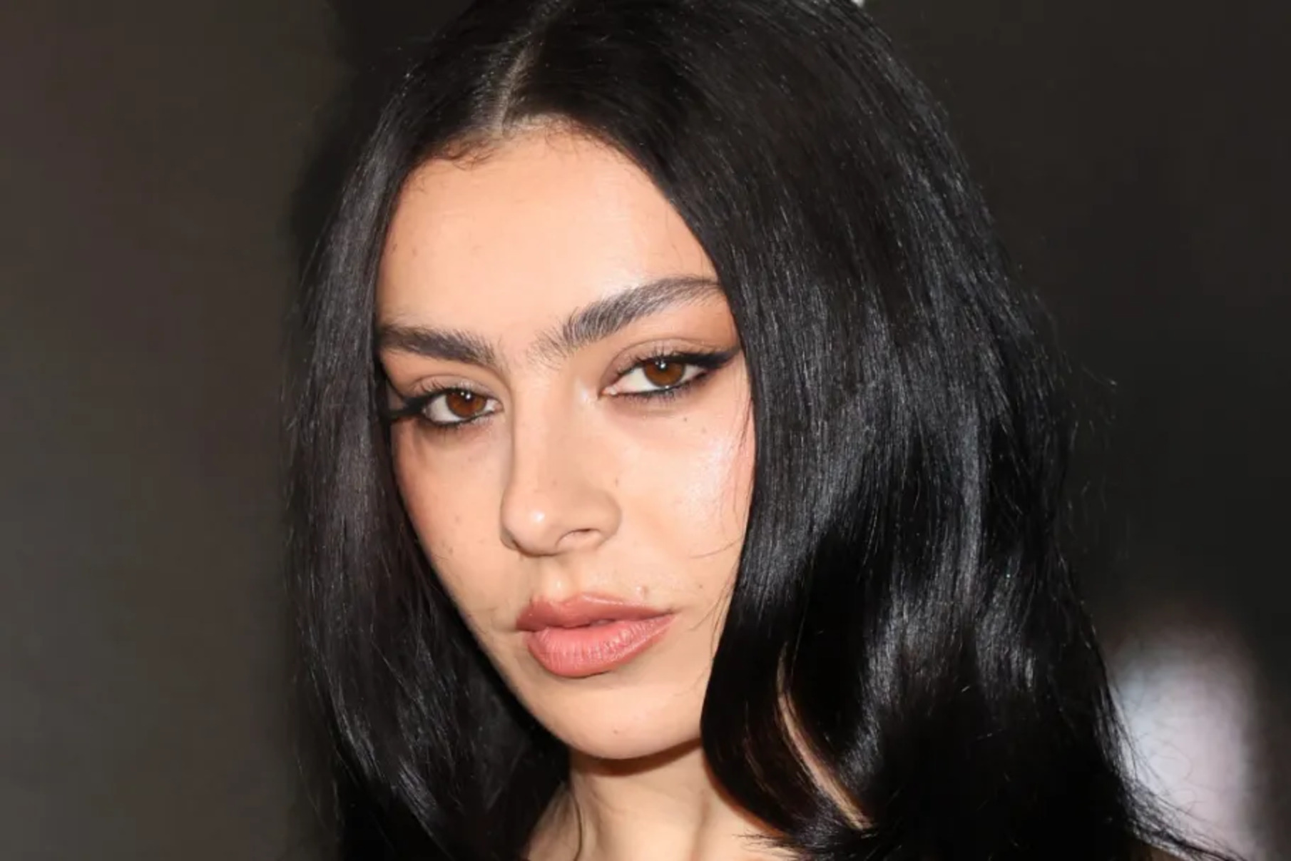 Akhirnya! Setelah Lima Tahun Berselang, Charli XCX Rilis Video 'Party 4 U' Usai Lagunya Viral di TikTok