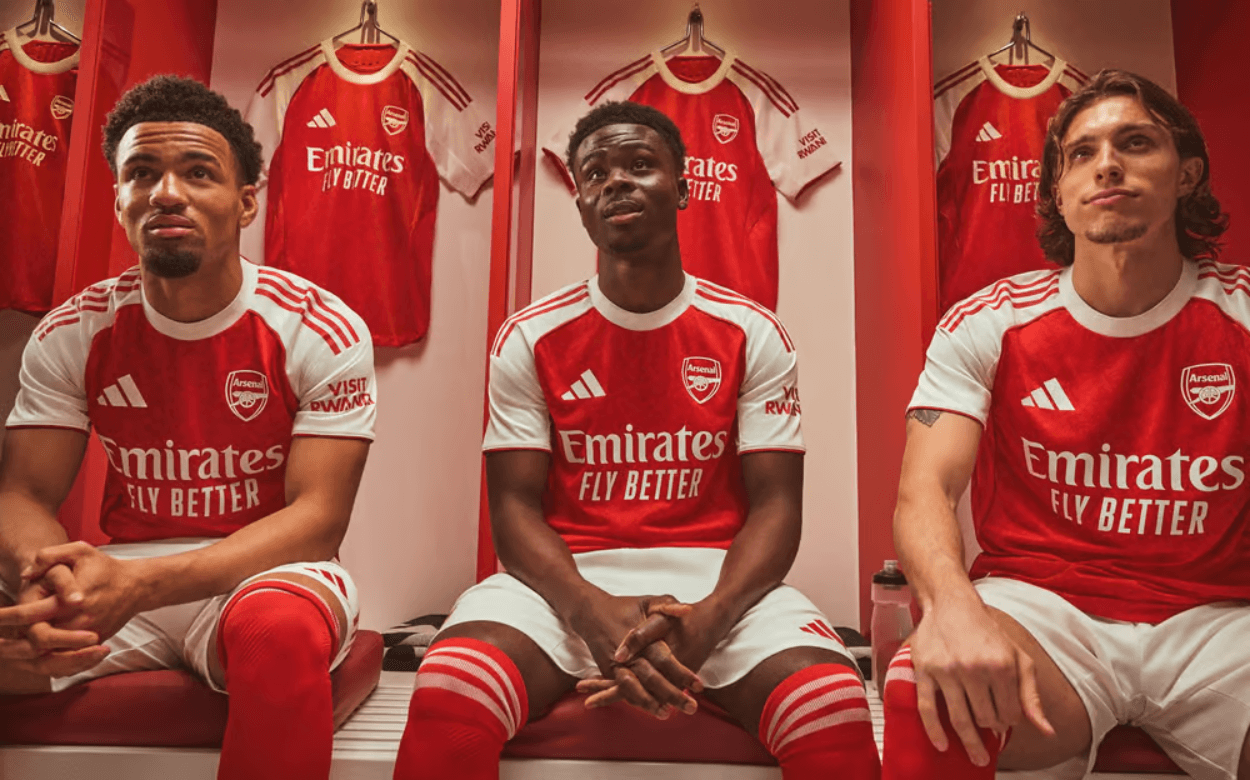 Arsenal Perlihatkan Jersey Kandang Baru Bertema 