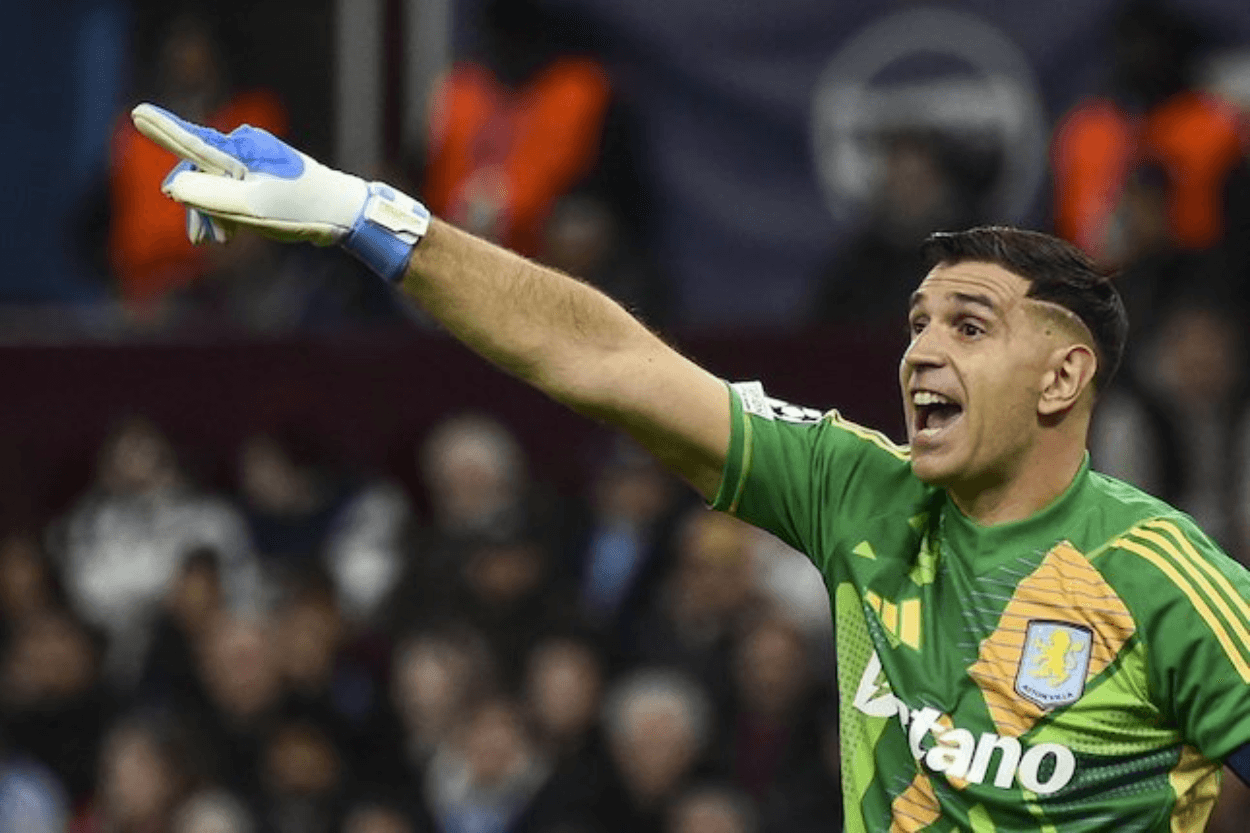 Aston Villa Rebut Kemenangan Penting, Emiliano Martínez Tersentuh Emosi dan Masa Depannya Masih Jadi Misteri