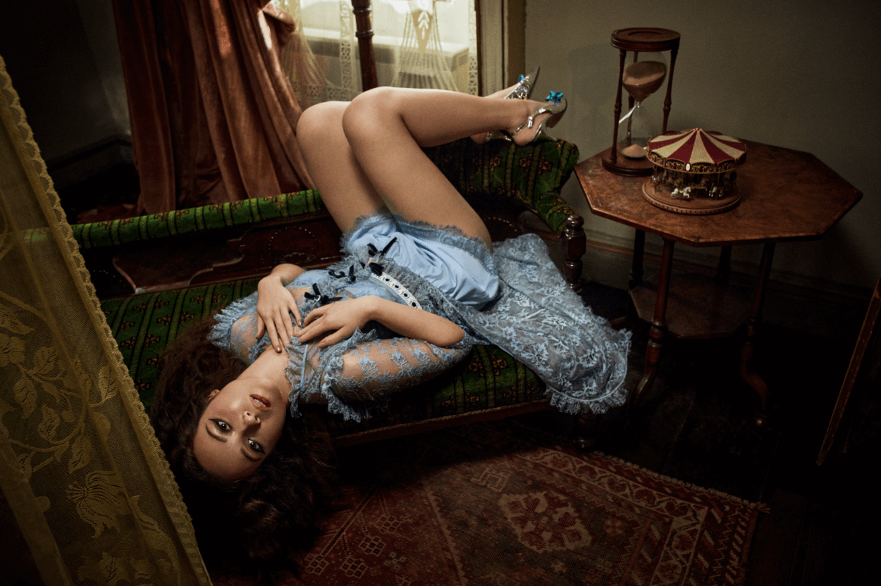 Laufey Rilis 'Tough Luck', Lagu Patah Hati yang Penuh Amarah Menjelang Album Barunya 'A Matter of Time'