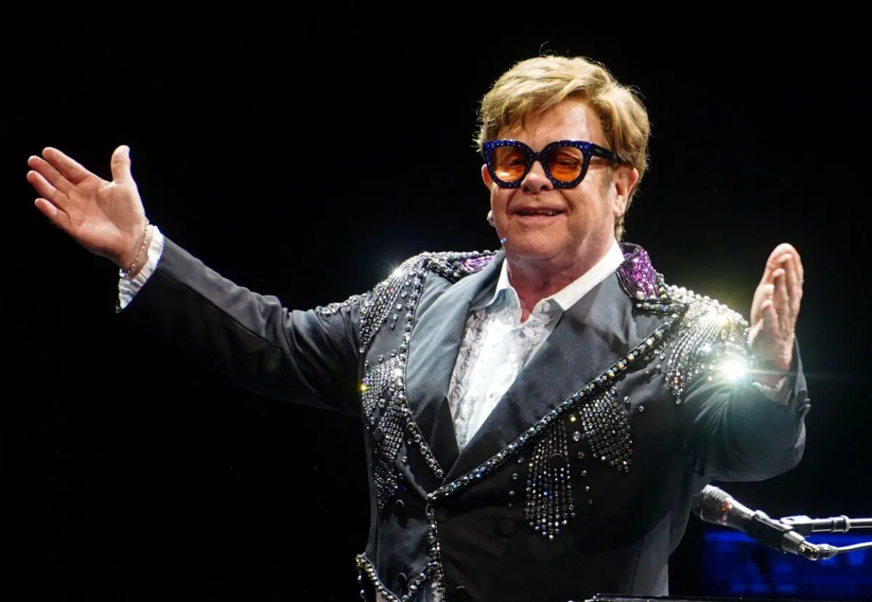 Elton John Murka soal Kebijakan AI Inggris: "Ini Perampokan Besar-Besaran!"