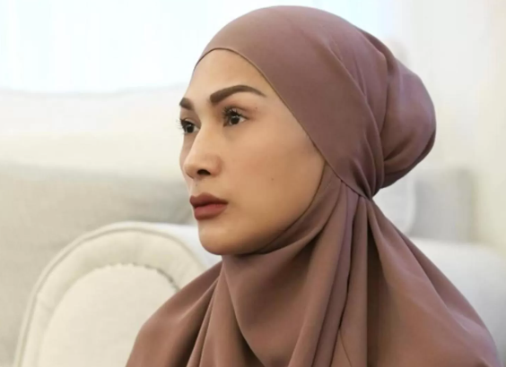 Tata Janeeta Tolak Bayaran Rp120 Juta Demi Hijab, Komitmennya Nggak Luntur Meski Digoda Miliaran!