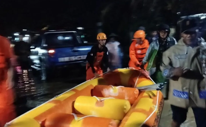 Banjir dan Longsor Terjang Trenggalek! 1 Anak Meninggal, 6 Warga Hilang Masih Dicari