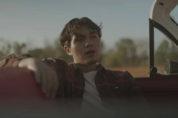 Nyoman Paul Rilis Album LUAP, Curahan Hati Penuh Warna yang Wajib Kamu Dengerin Sekarang!